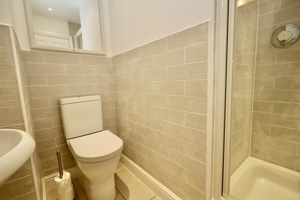 En suite to bedroom 2