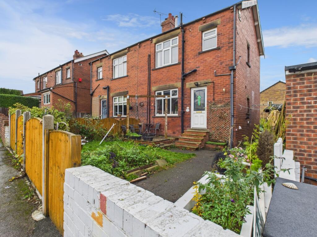 CAM04233G0-PR0035-STILL023