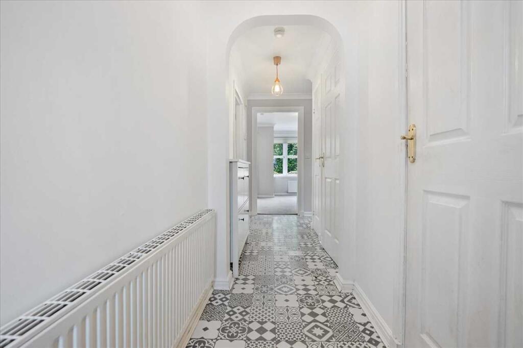 Entrance Hallway (1)