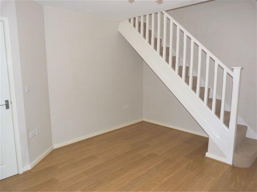 53. lounge 1.JPG