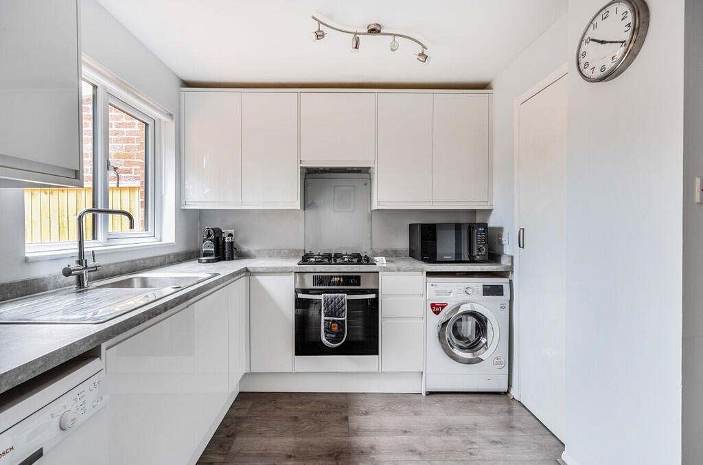 1299077-17-683587...