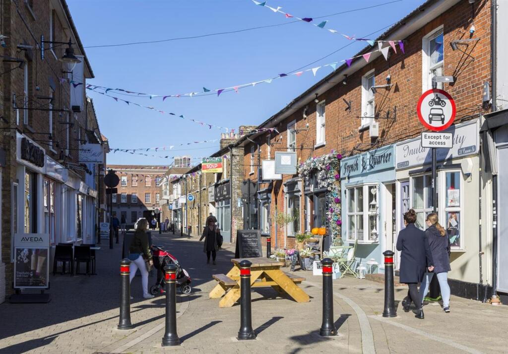Crown_Street.jpg