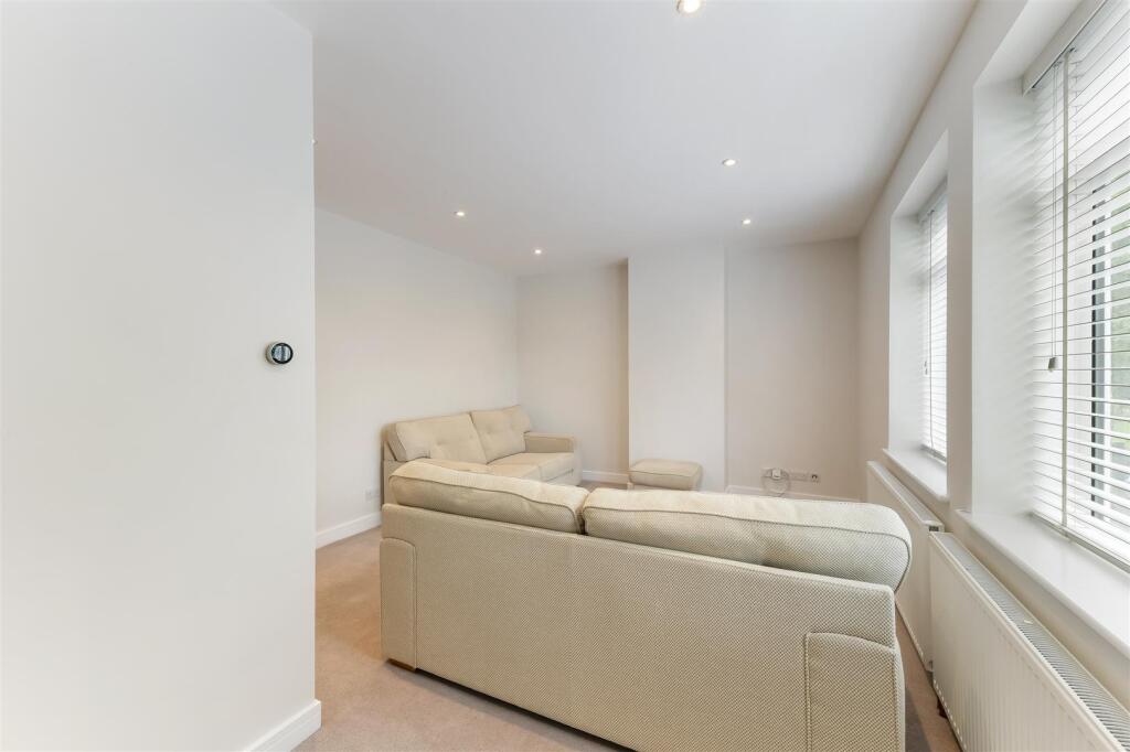 WATERHOUSE LANE, 5B (3).jpg