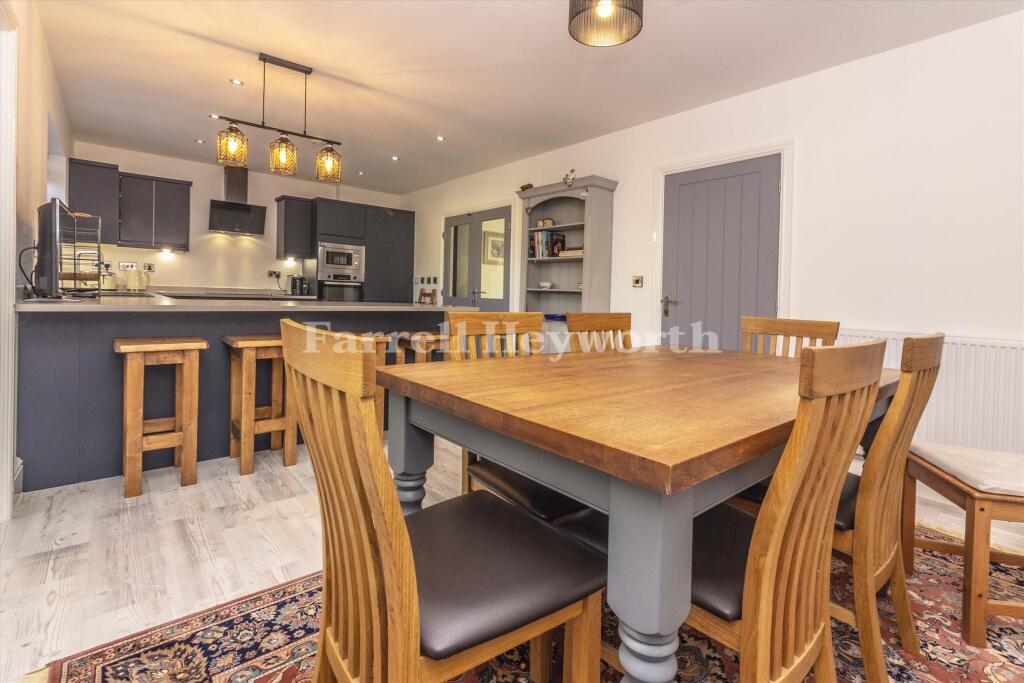Kitchen g