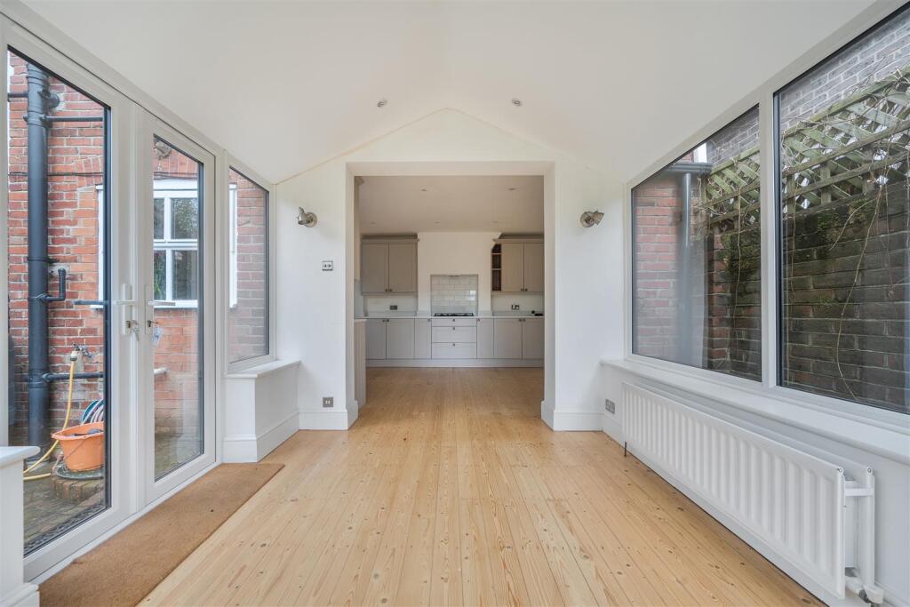 Living-Kitchen-Dining (2).jpg