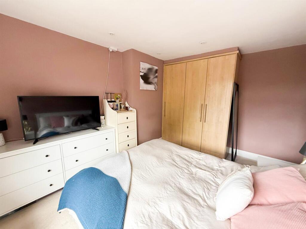 Three Bed Terraced Silsden (11).jpg