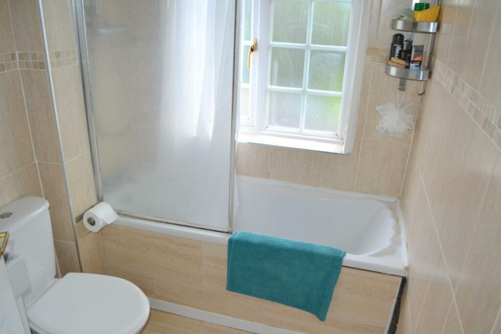 Bathroom (Medium) - Copy.JPG