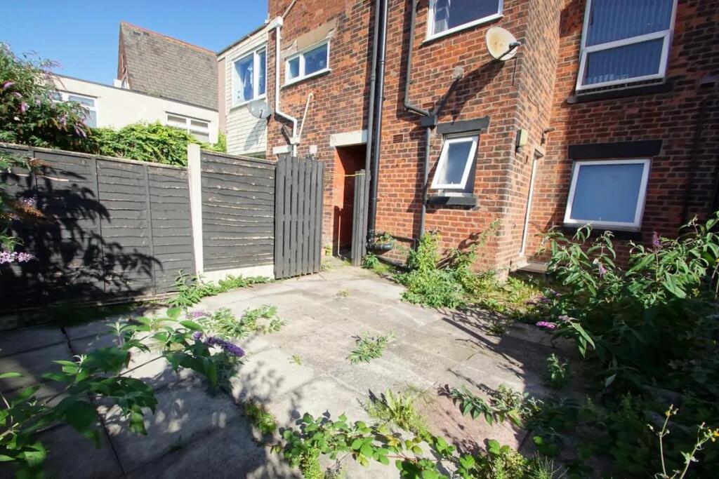 39 Wellington St. PR1 8TQ [15] - Copy.jpg
