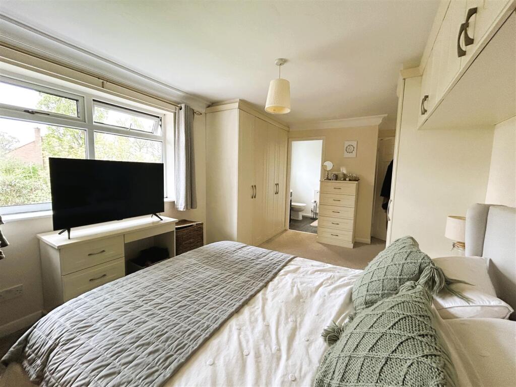 bed1.JPG