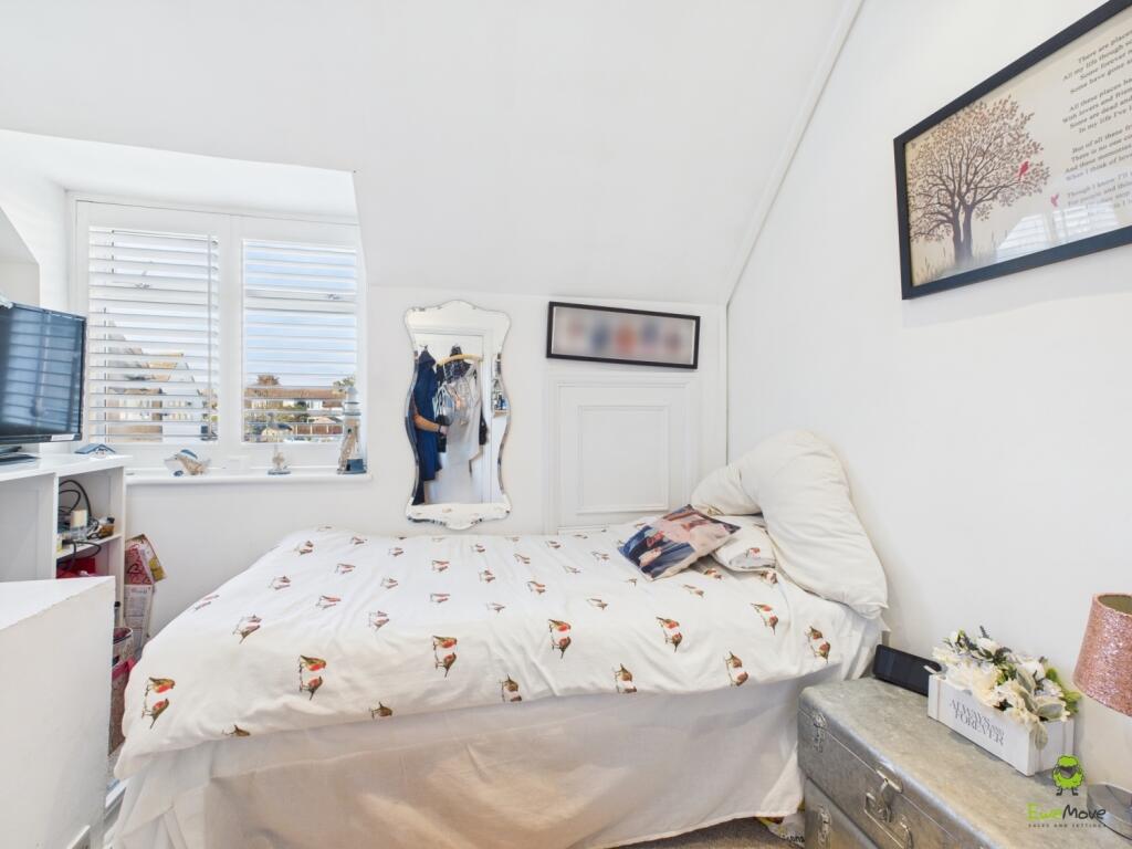 CAM04399G0-PR0038-STILL004