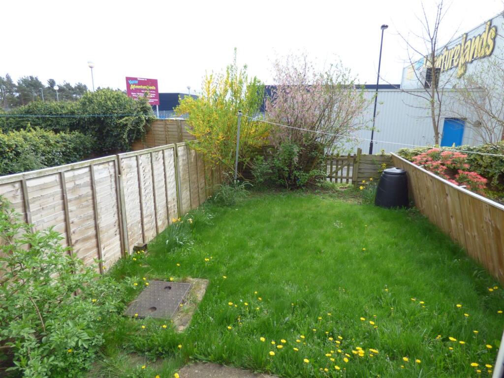 62 Cornel Road, garden.JPG