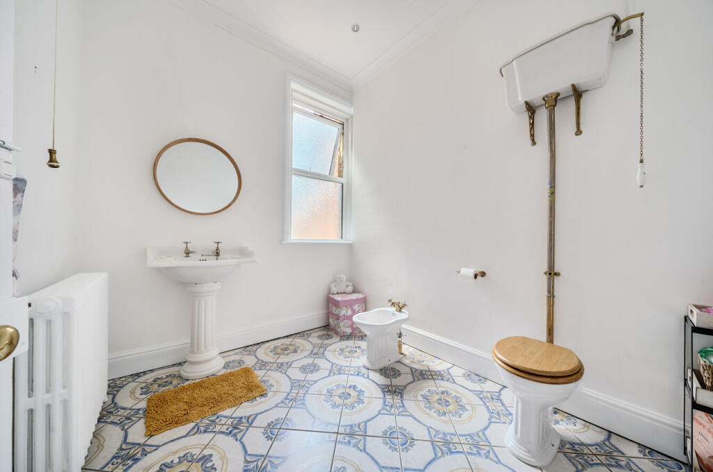 13199839687a3d321df80