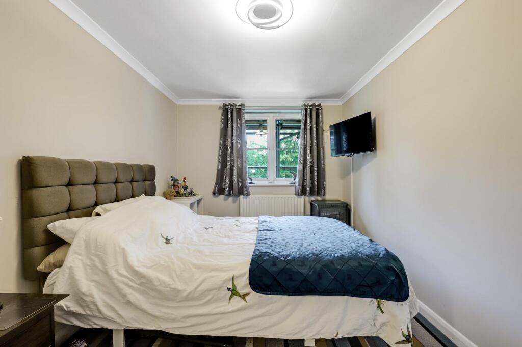 07-604bJHPropWpen - 7 Glade Court - 10.jpg