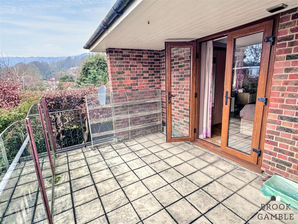 01323 438506