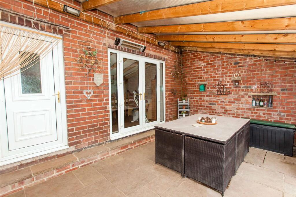 2 Houfton Road (12).jpg