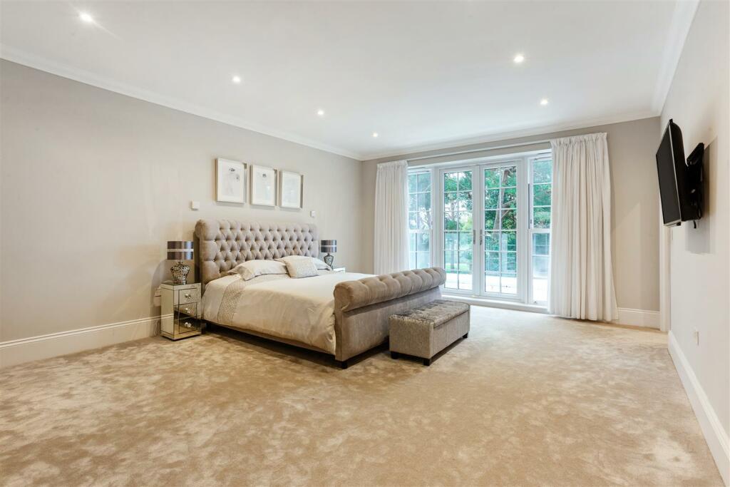 81830_4A-Bingham-Avenue-Poole (18).jpg