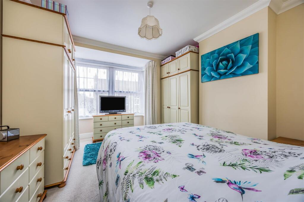 2A Wesley Grove, Copnor-Small-PorticoMarketing-Sol