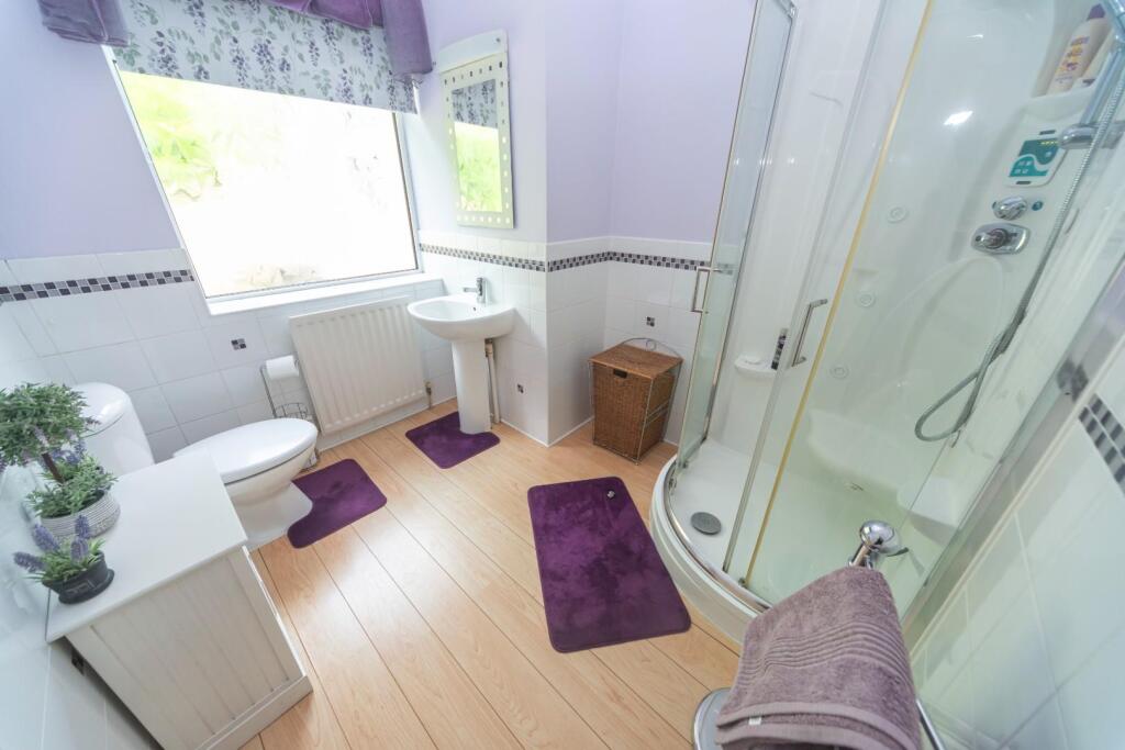 Ensuite to primary.JPG