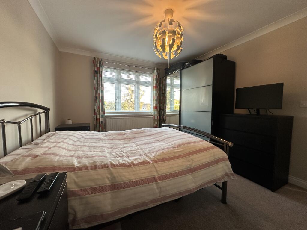 First floor, rear double bedroom 2