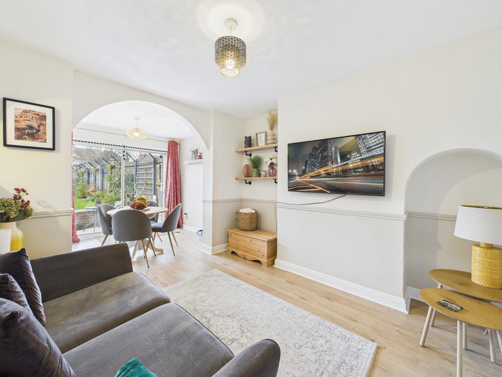 CAM05192G0-PR0193-STILL007