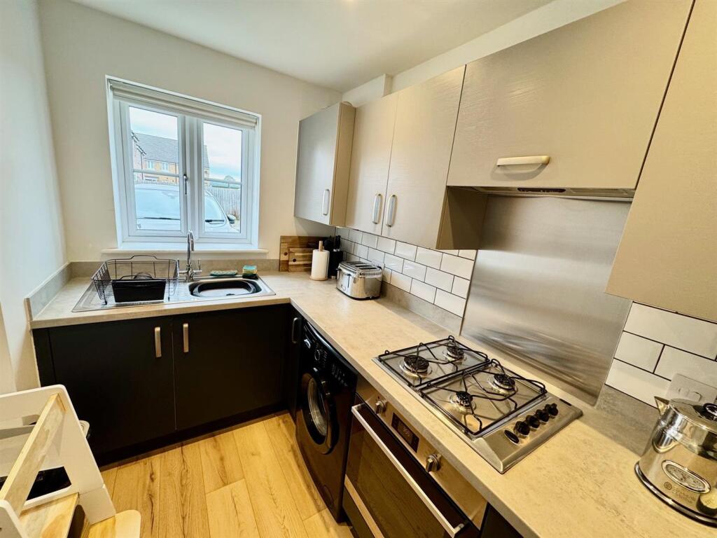 Kitchen 2.jpg