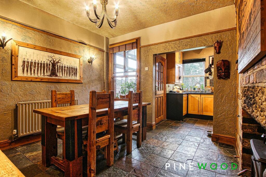 dining/sitting room