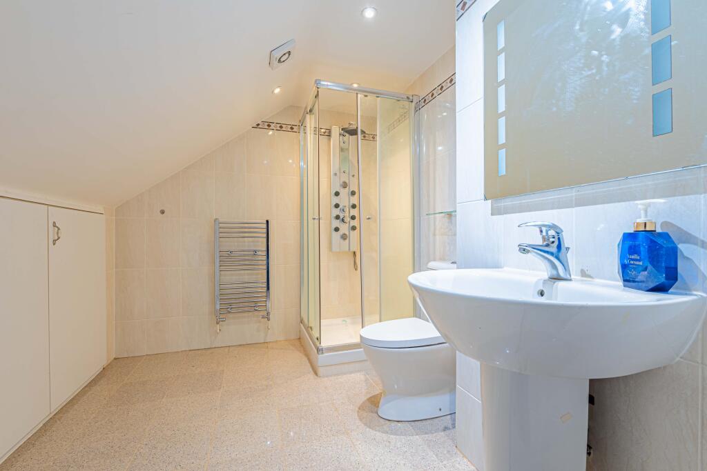 Duplext Flat, Greena