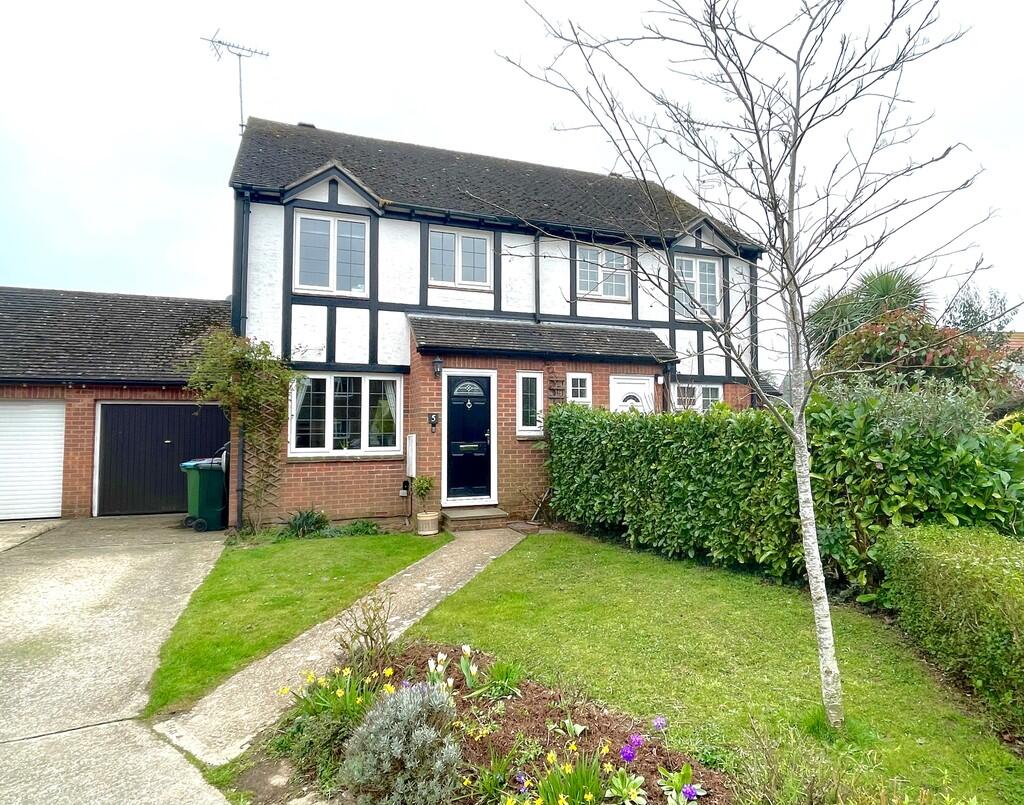 5 Compass Close F...