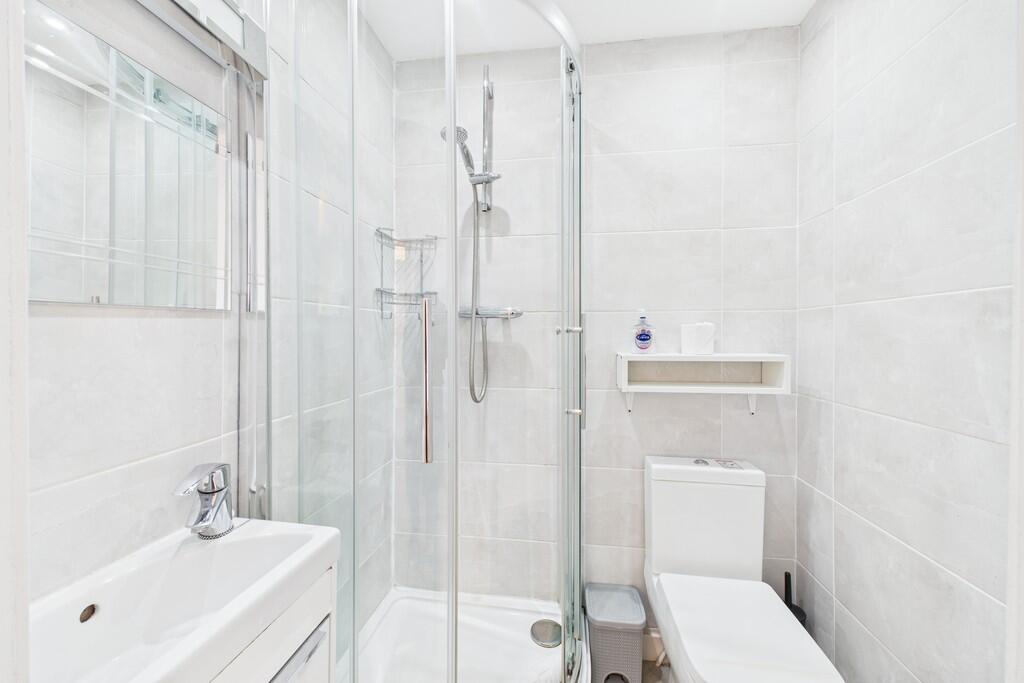 En Suite Shower R...