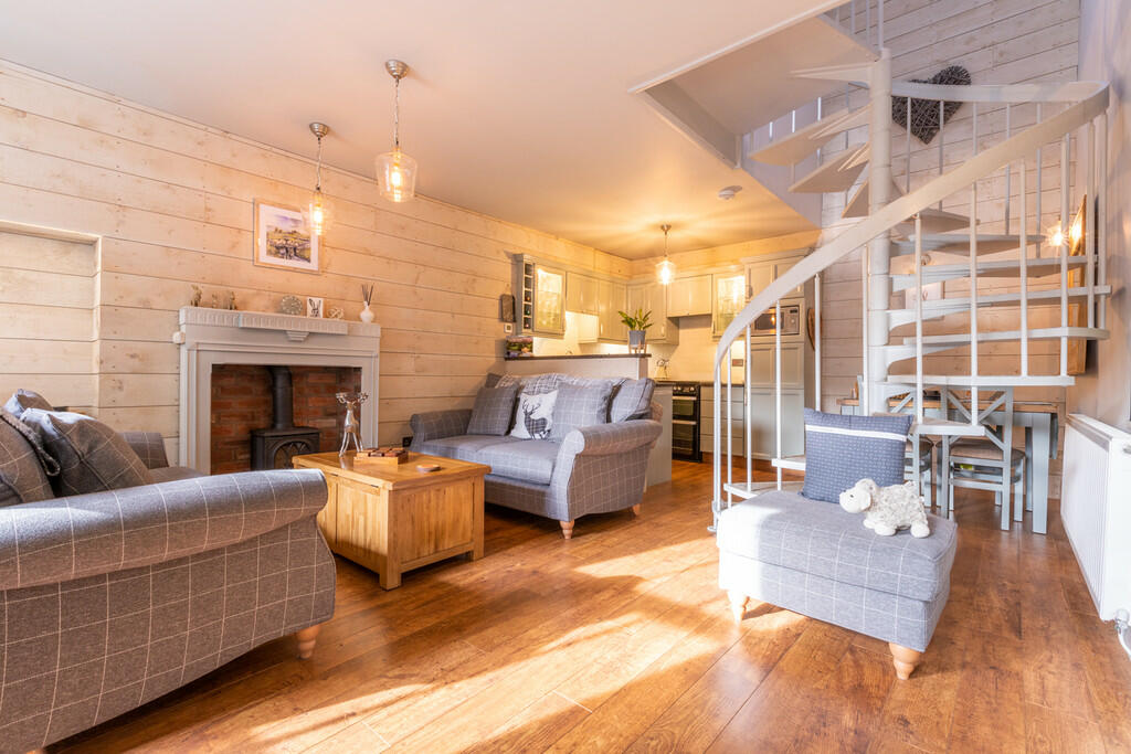 Living/Kitchen/Di...