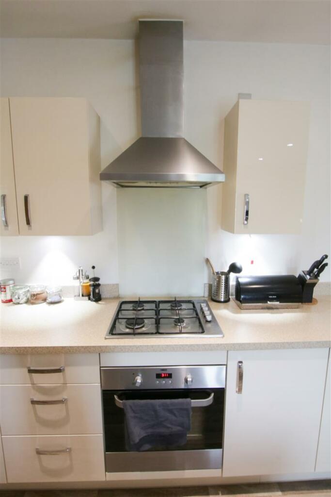 OPEN PLAN LIVING/ DINING KITCHEN