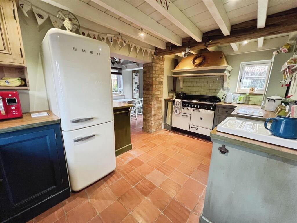 Kitchen &amp; Dining Area