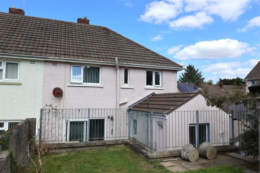 Detached Garage