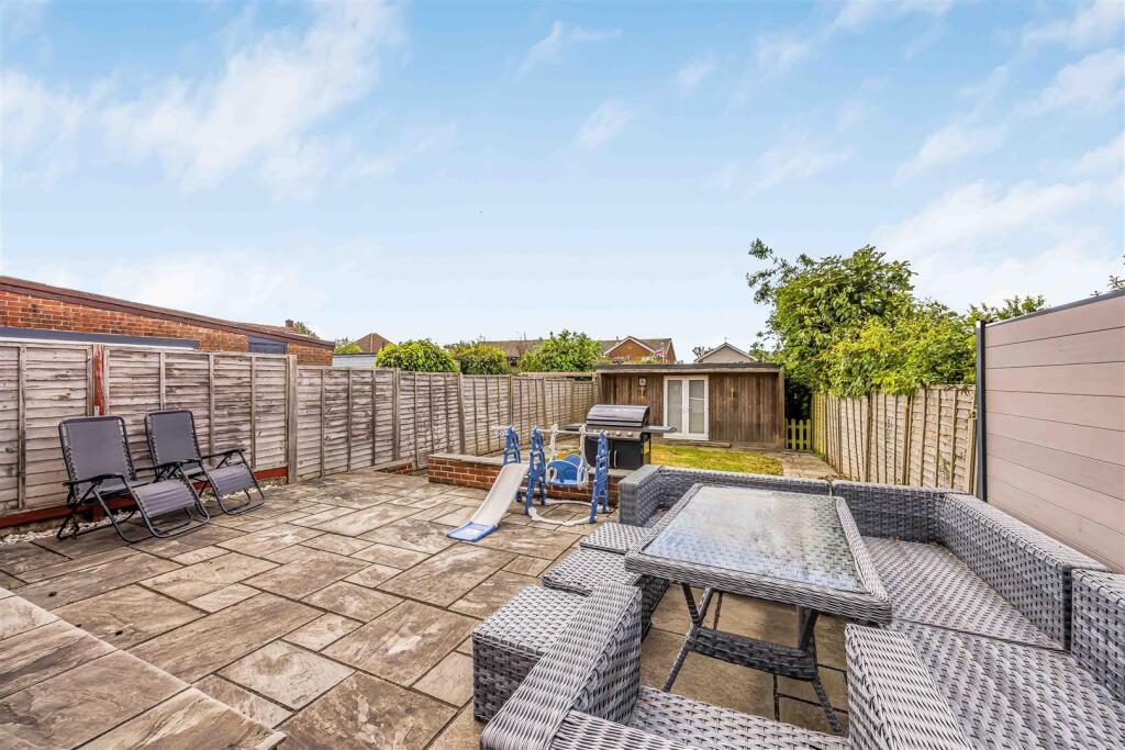 46 Kingscote Road, Waterlooville-Small-PorticoMark