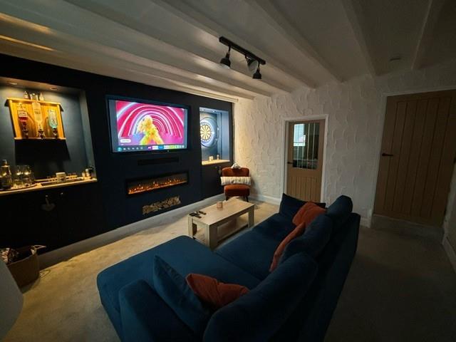 17 bug lounge 2.jpg