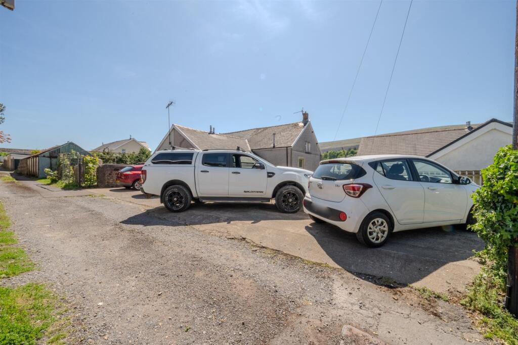 8 Cwmavon Road-21.jpg