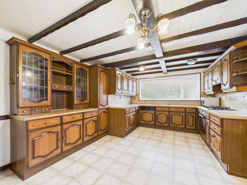 CAM02093G0-PR0066-STILL024