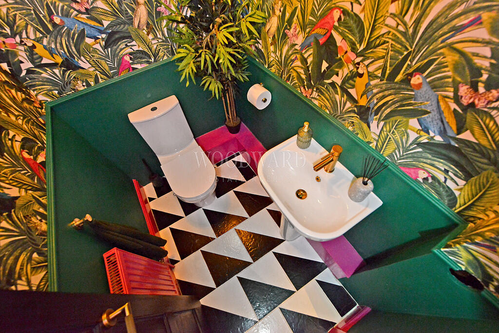 Cloakroom/WC