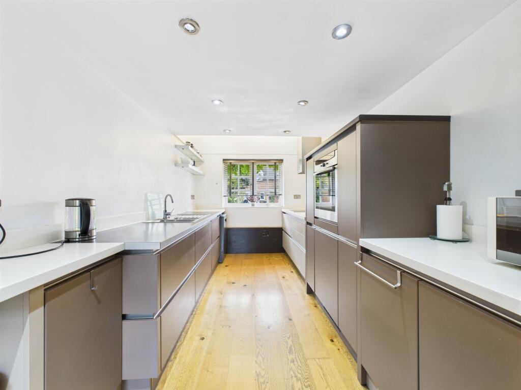 Fitted Kitchen