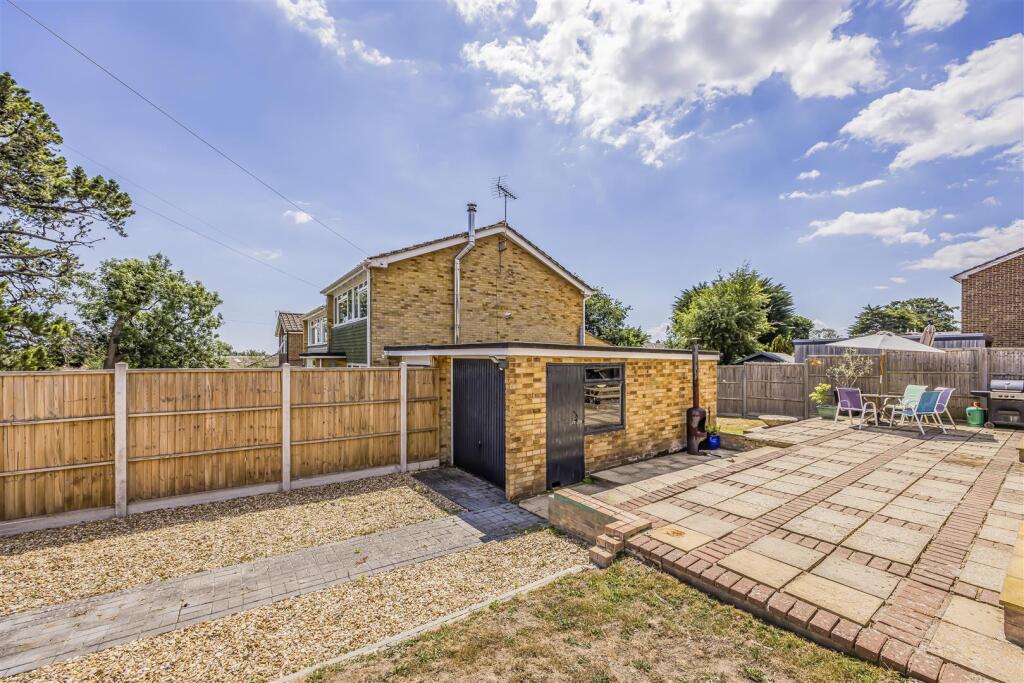 29 Wraysbury Park Drive, Emsworth-PorticoMarketing