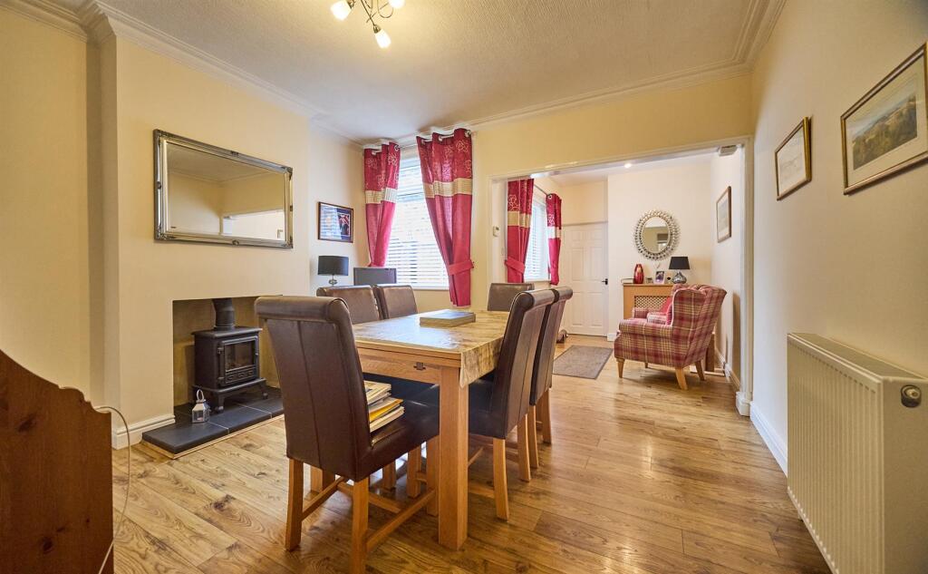Open Plan Dining Room/Sitting Room (L-shaped)
