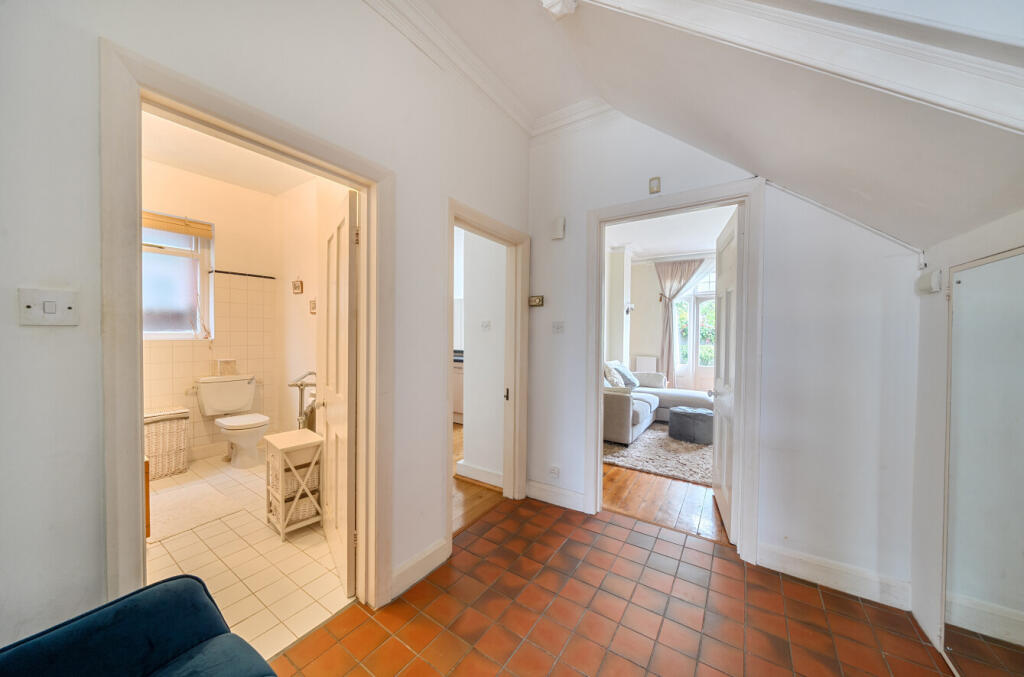 1370709-8-68f2005...