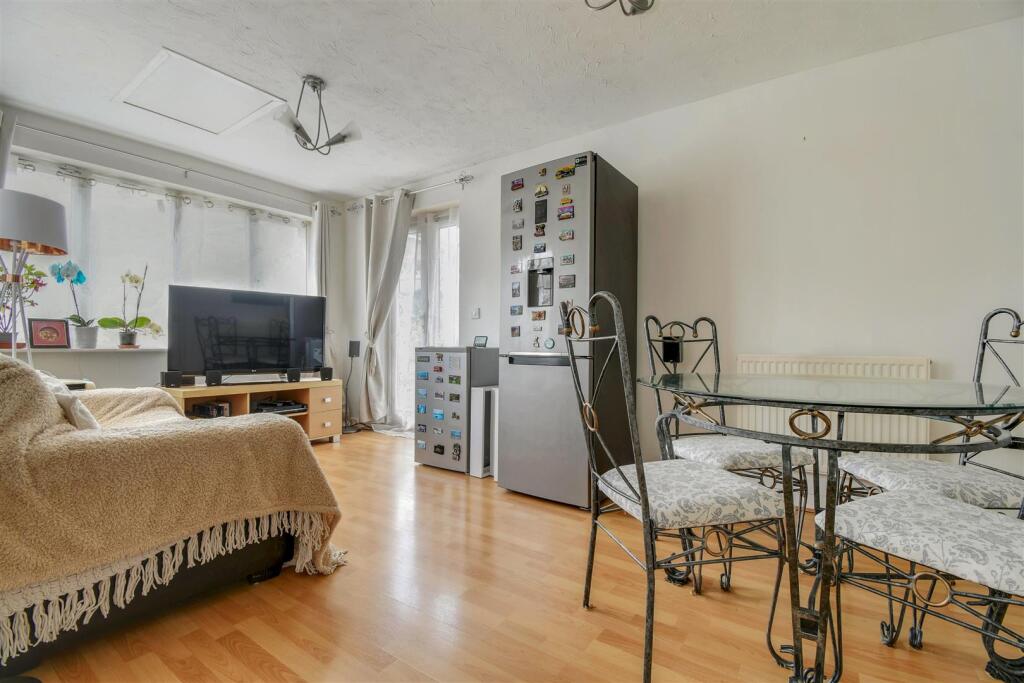 Kitchen diner family room