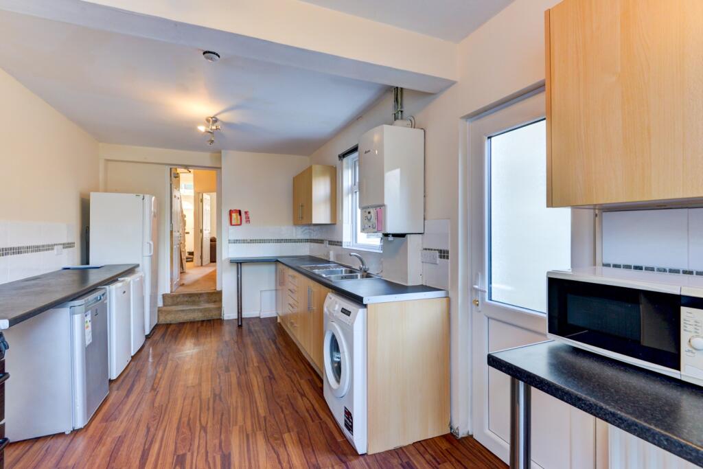 8 Hollingbury Park Avenue Kitchen (2)