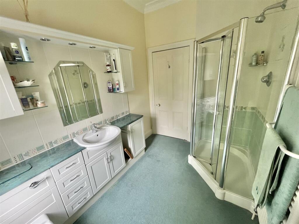 Bedroom 1 En Suite Aspect 2.jpg