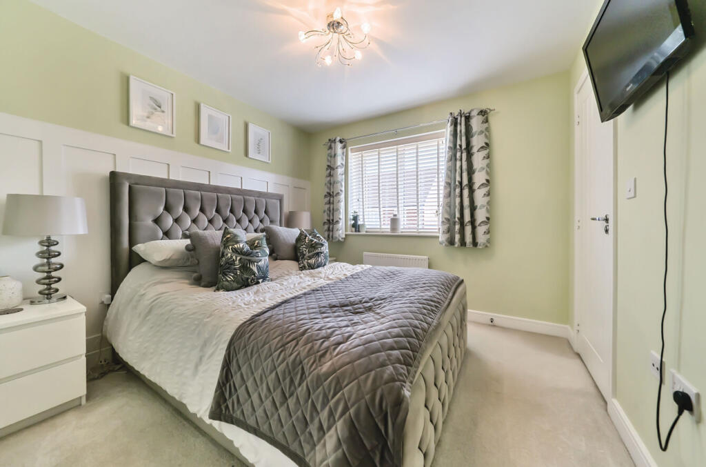 1309693-8-684c459...