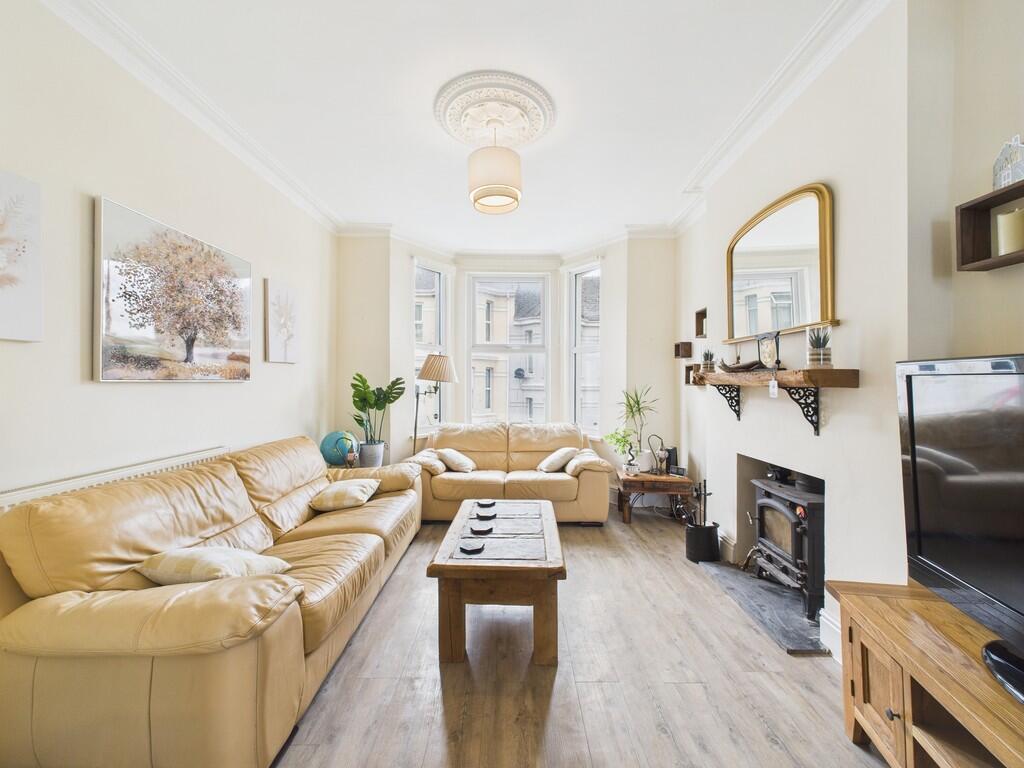 CAM02089G0-PR0504...