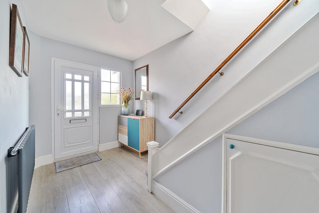 1298323-20-682f56...