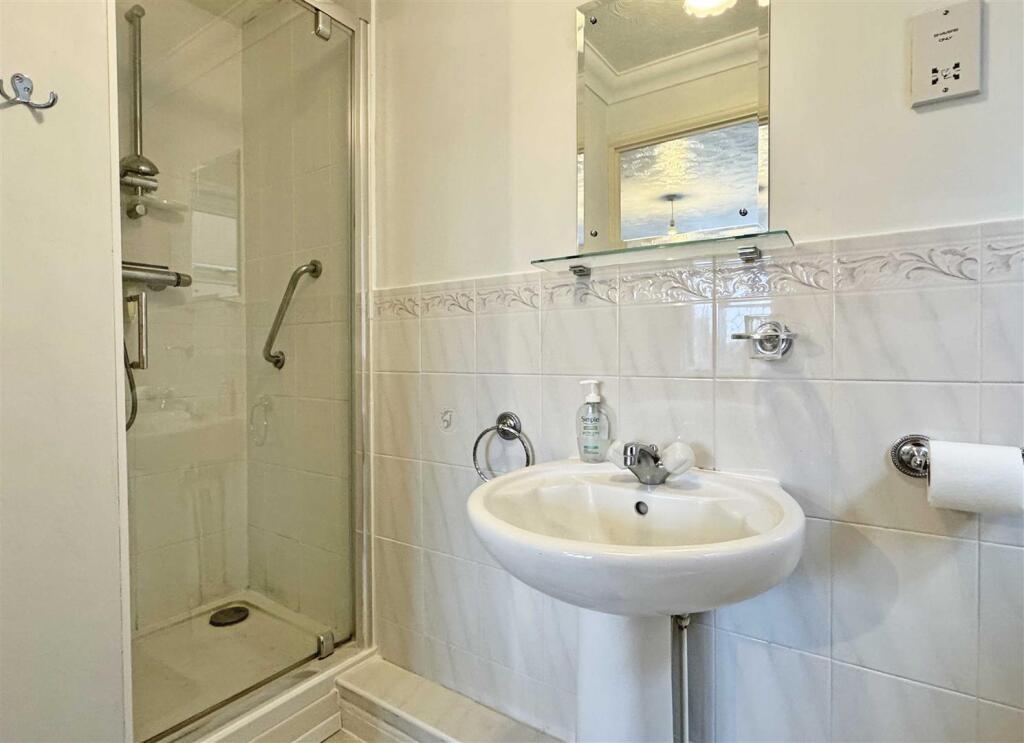 En-Suite b.jpg