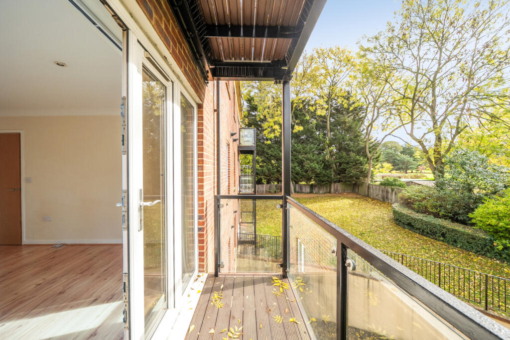 1371369-12-68f778...